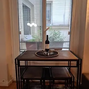 Cozy Apt Heart Of Paris, 3 Mins Louvre Apartment Paris